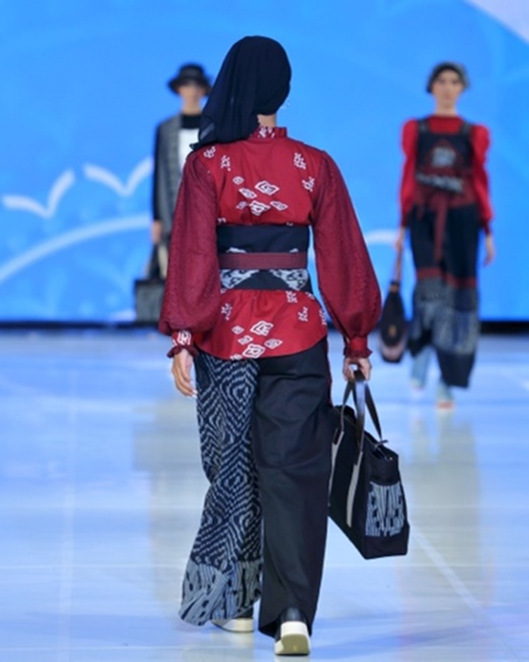 LEGA TRAVEL BAG BY KALU